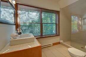 Spacious log Cottage Resort Access Citq 242255