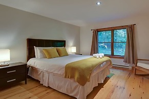 Spacious log Cottage Resort Access Citq 242255
