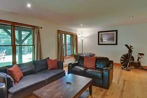 Spacious log Cottage Resort Access Citq 242255