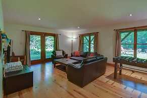 Spacious log Cottage Resort Access Citq 242255