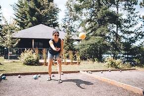 Spacious log Cottage Resort Access Citq 242255