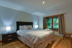 Spacious log Cottage Resort Access Citq 242255