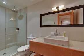 Spacious log Cottage Resort Access Citq 242255