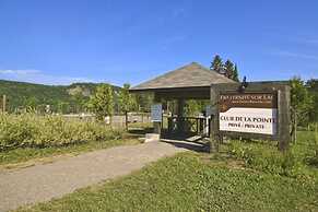 Spacious log Cottage Resort Access Citq 242255