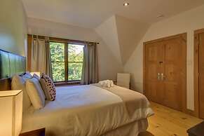 Spacious log Cottage Resort Access Citq 242255