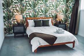 Lakeview Mid Century Luxury Cottage Citq 311414