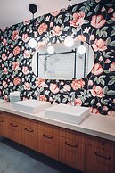 Lakeview Mid Century Luxury Cottage Citq 311414