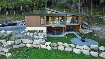 Lakeview Mid Century Luxury Cottage Citq 311414