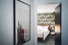 Lakeview Mid Century Luxury Cottage Citq 311414