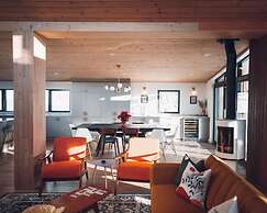 Lakeview Mid Century Luxury Cottage Citq 311414