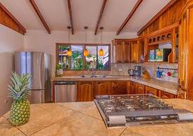 Few Steps to Beach Private Pool and Jacuzzi