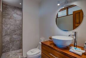 Few Steps to Beach Private Pool and Jacuzzi