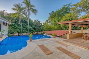 Few Steps to Beach Private Pool and Jacuzzi