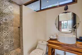 Few Steps to Beach Private Pool and Jacuzzi