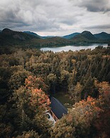 Naro Cabin in Laurentides