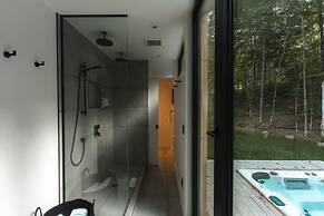 Naro Cabin in Laurentides