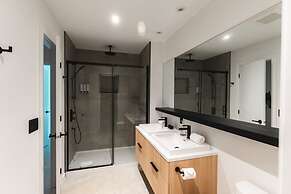 Naro Cabin in Laurentides