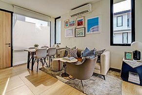 OYO Life 92719 Rolling Hills Residence Karawang