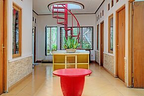 OYO Life 92589 Geusan Ulun Residence