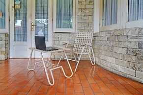 OYO Life 92589 Geusan Ulun Residence