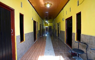 OYO Life 92920 Rumah Kost Azca