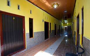 OYO Life 92920 Rumah Kost Azca