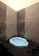 OYO Life 92920 Rumah Kost Azca