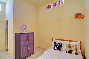 OYO Life 92954 Shanti Kost