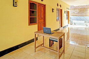 OYO Life 92954 Shanti Kost