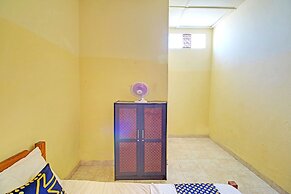 OYO Life 92954 Shanti Kost