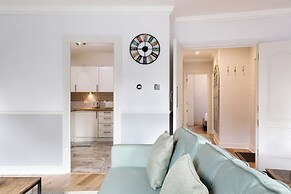 Comfortable 2 Bed Apartment by Tower Bridge