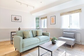 Comfortable 2 Bed Apartment by Tower Bridge