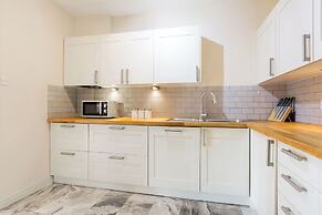 Comfortable 2 Bed Apartment by Tower Bridge