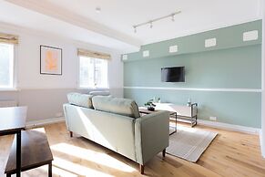 Comfortable 2 Bed Apartment by Tower Bridge