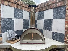 The Holt York-charming York House With 3 Bedrooms