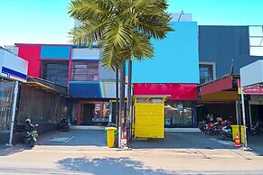 OYO Life 92720 Mekarwangi Guest House