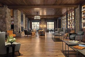 Cloudland at McLemore Resort Lookout Mountain, Curio by Hilton