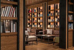 Cloudland at McLemore Resort Lookout Mountain, Curio by Hilton