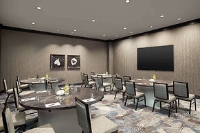 Cloudland at McLemore Resort Lookout Mountain, Curio by Hilton