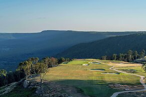 Cloudland at McLemore Resort Lookout Mountain, Curio by Hilton
