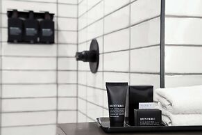 Cloudland at McLemore Resort Lookout Mountain, Curio by Hilton