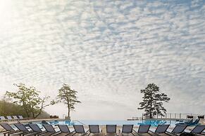 Cloudland at McLemore Resort Lookout Mountain, Curio by Hilton