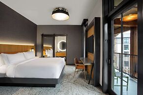 Cloudland at McLemore Resort Lookout Mountain, Curio by Hilton