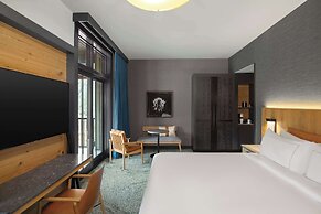 Cloudland at McLemore Resort Lookout Mountain, Curio by Hilton