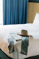 Cloudland at McLemore Resort Lookout Mountain, Curio by Hilton