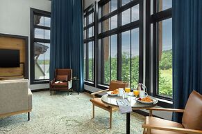 Cloudland at McLemore Resort Lookout Mountain, Curio by Hilton