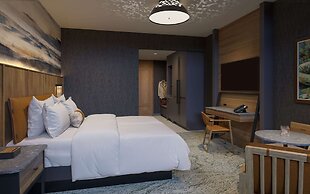 Cloudland at McLemore Resort Lookout Mountain, Curio by Hilton