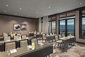 Cloudland at McLemore Resort Lookout Mountain, Curio by Hilton