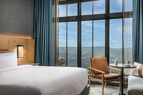 Cloudland at McLemore Resort Lookout Mountain, Curio by Hilton