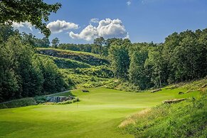 Cloudland at McLemore Resort Lookout Mountain, Curio by Hilton